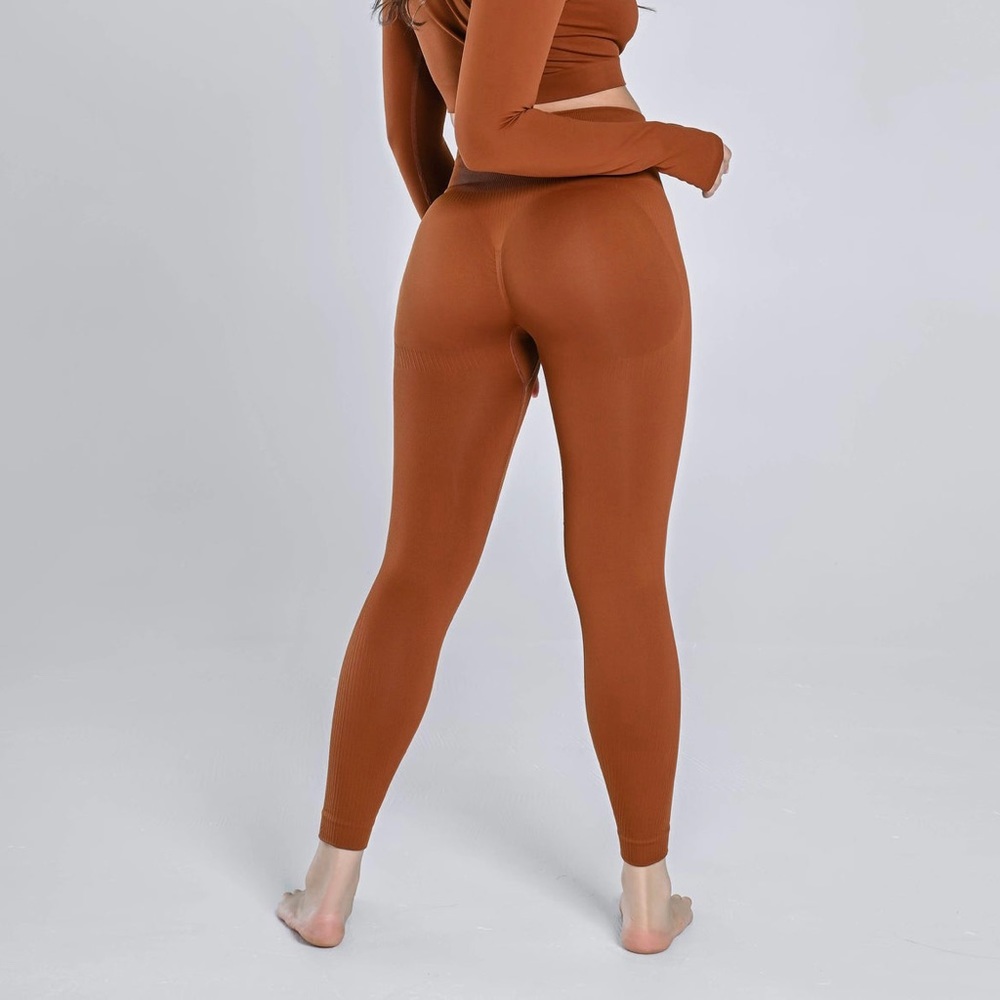 AirWare butt lifting High-Wasted leggings. Beuutiful tan brown color